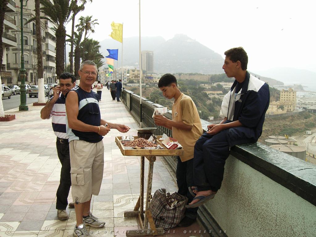 182-ORAN-Juin06-Bd.Front de mer.jpg - Unicode